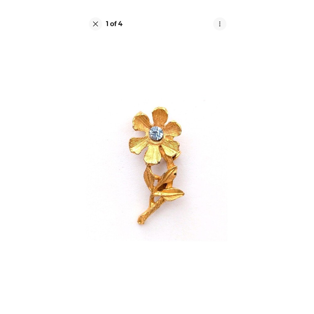 Gold Tone Daisy Brooch Pin Blue Rhinestone Vintage